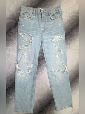 (A6) Zara High-Rise Distressed Mom Jeans | Light Wash Ripped Straight Leg | 4